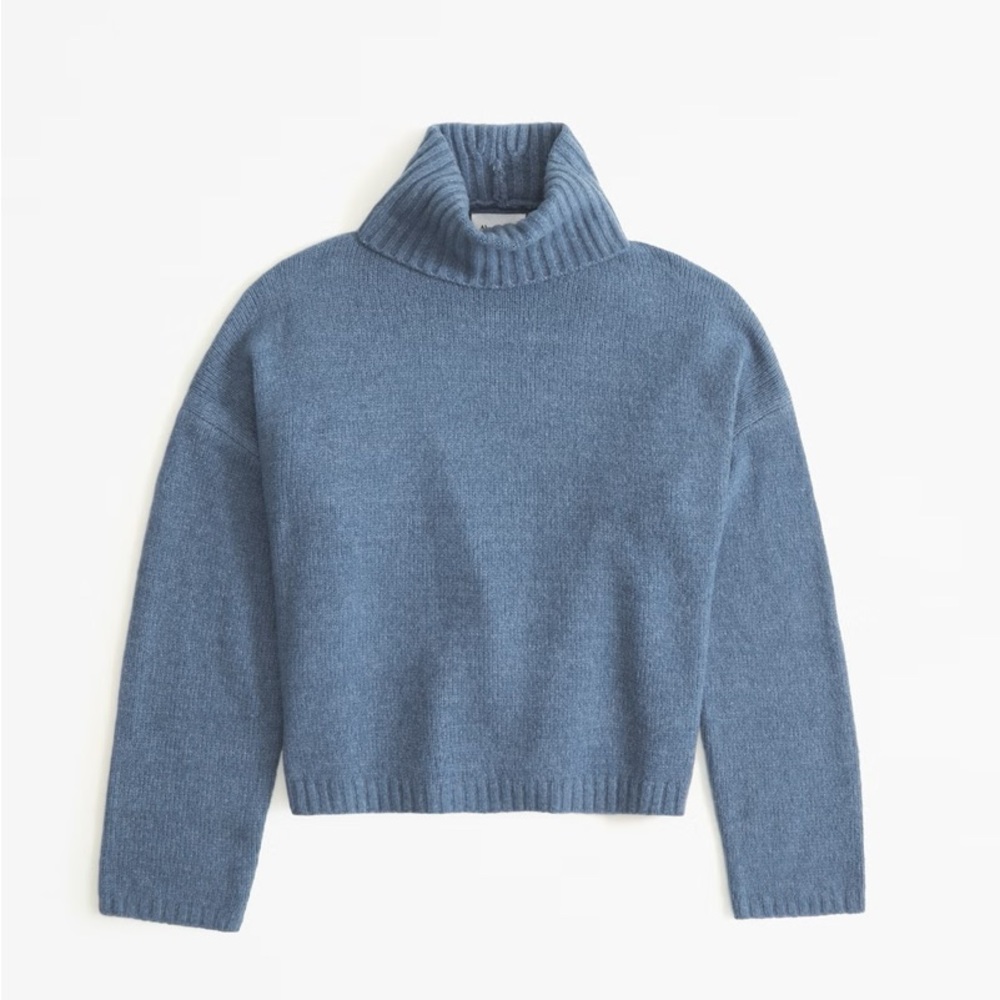 Abercrombie & Fitch - Women’s Wedge Turtleneck Sweater- Blue - XL